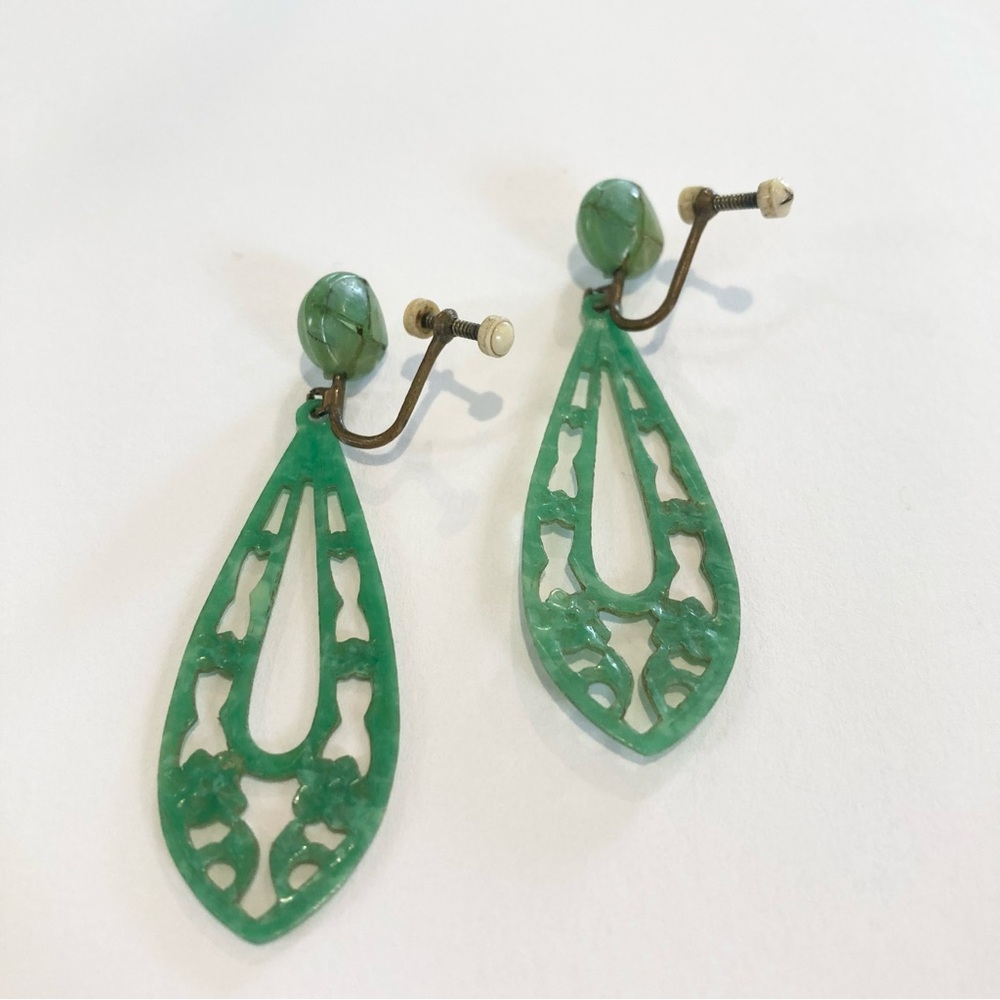 Vintage antique 1920s celluloid green dangle drop vintage screw back earrings - Picture 12 of 13